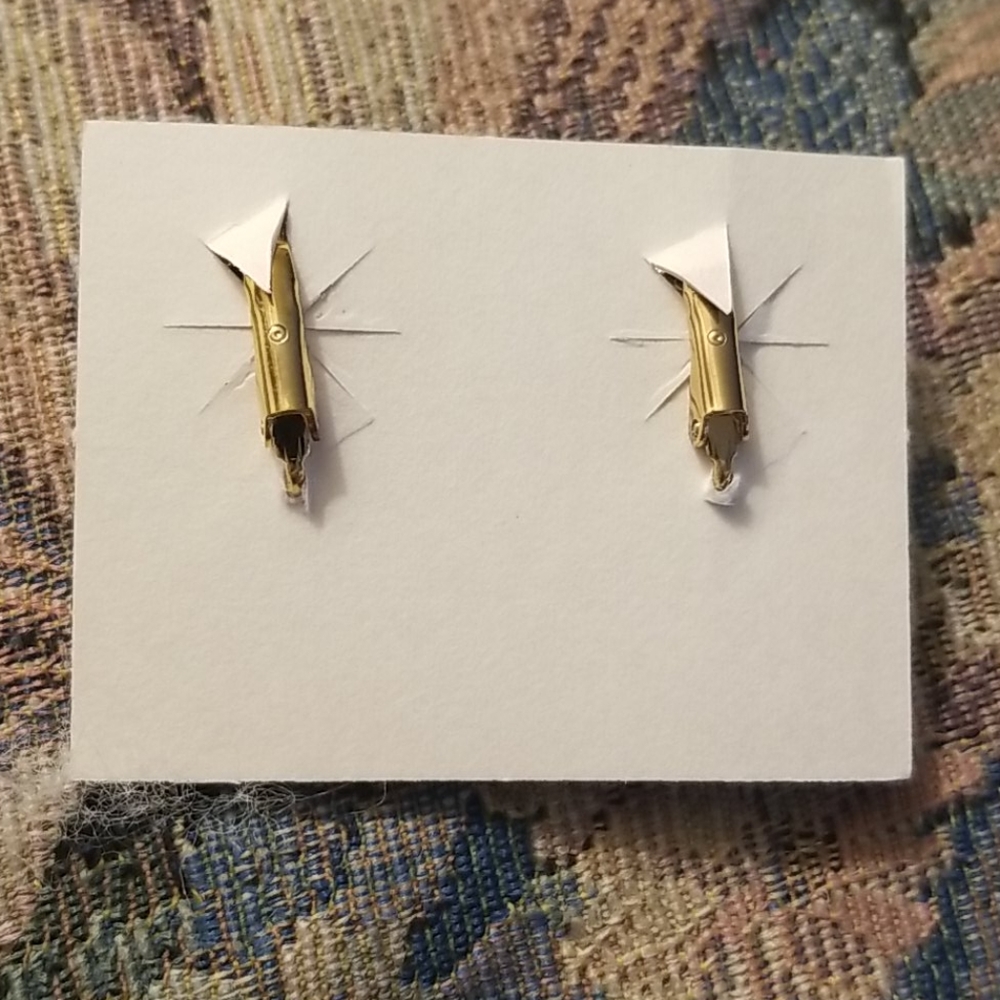 Avon Pleated Fanfare Clip Earrings - Picture 2 of 3